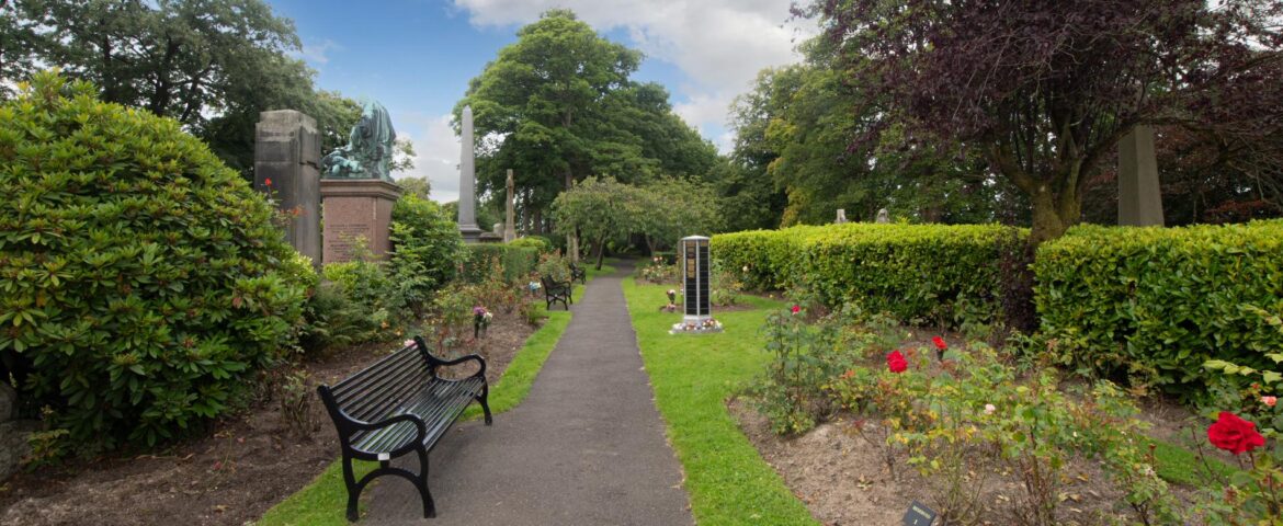 Memoria Paisley Woodside Pillar Memorial Walk